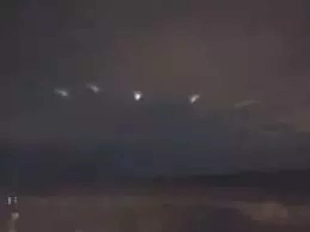 UFO Sightings in the Night Sky